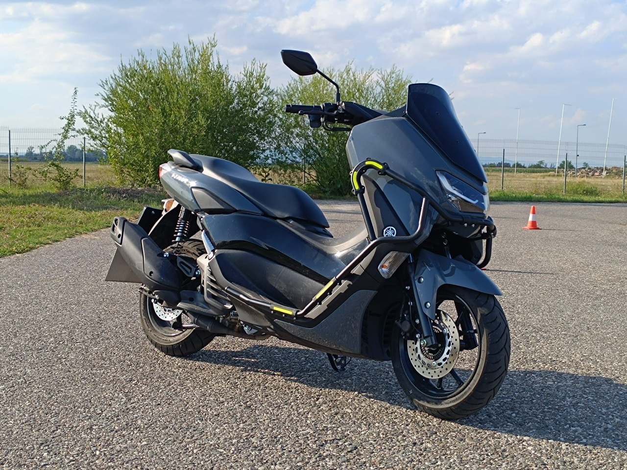 YAMAHA NMAX 125